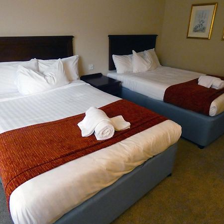 Urban Hotel Грантем Экстерьер фото