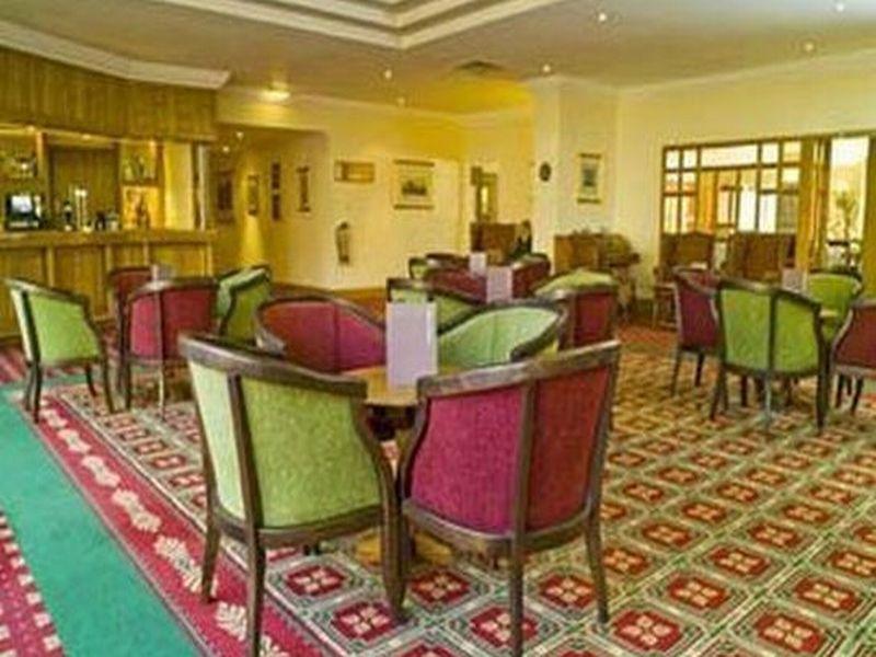 Urban Hotel Грантем Ресторан фото