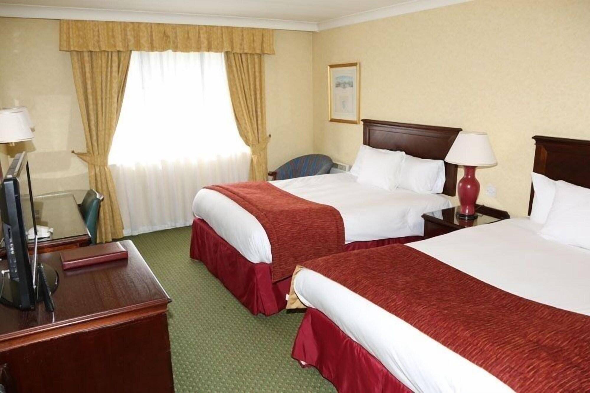 Urban Hotel Грантем Экстерьер фото