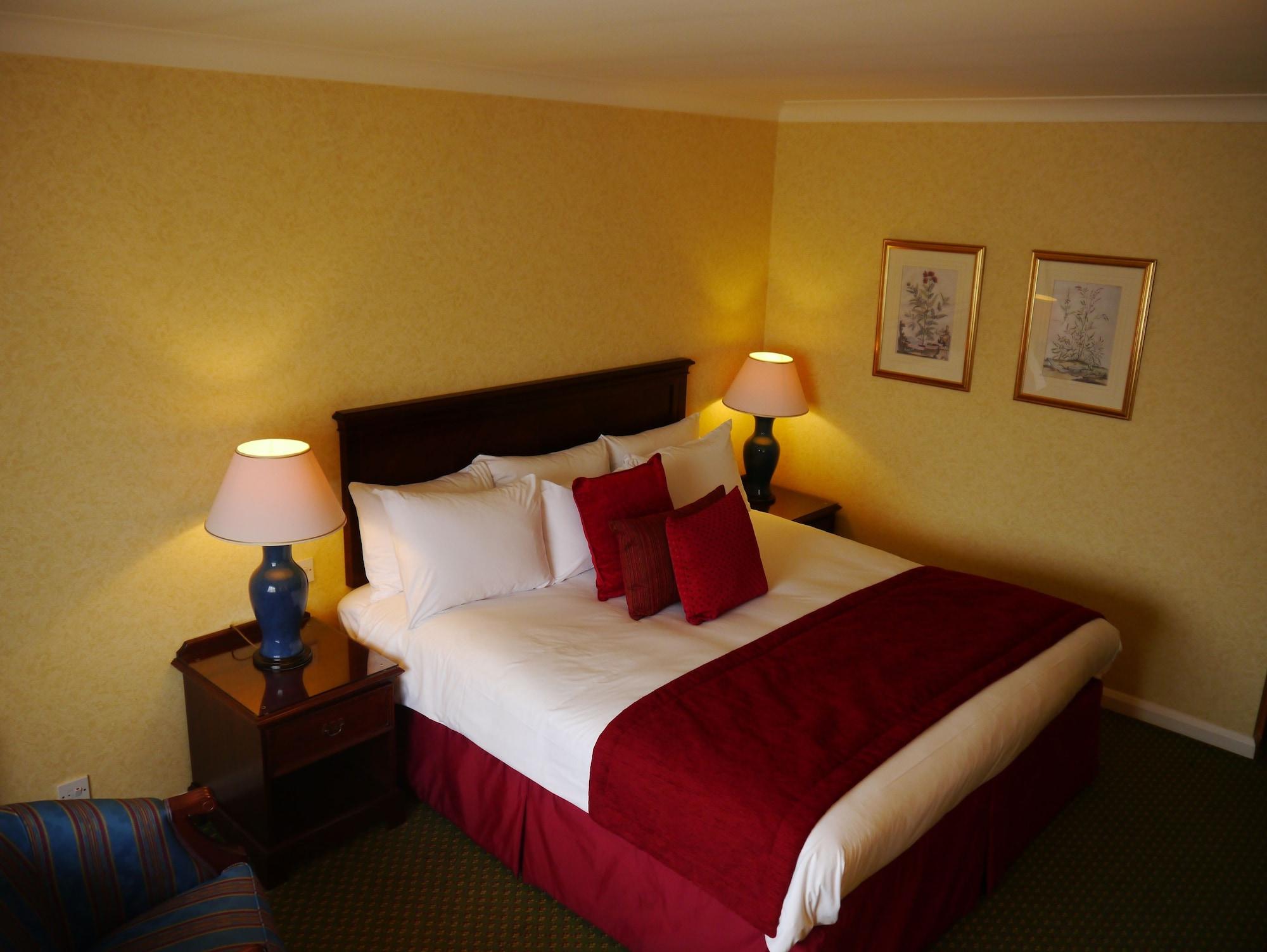 Urban Hotel Грантем Экстерьер фото