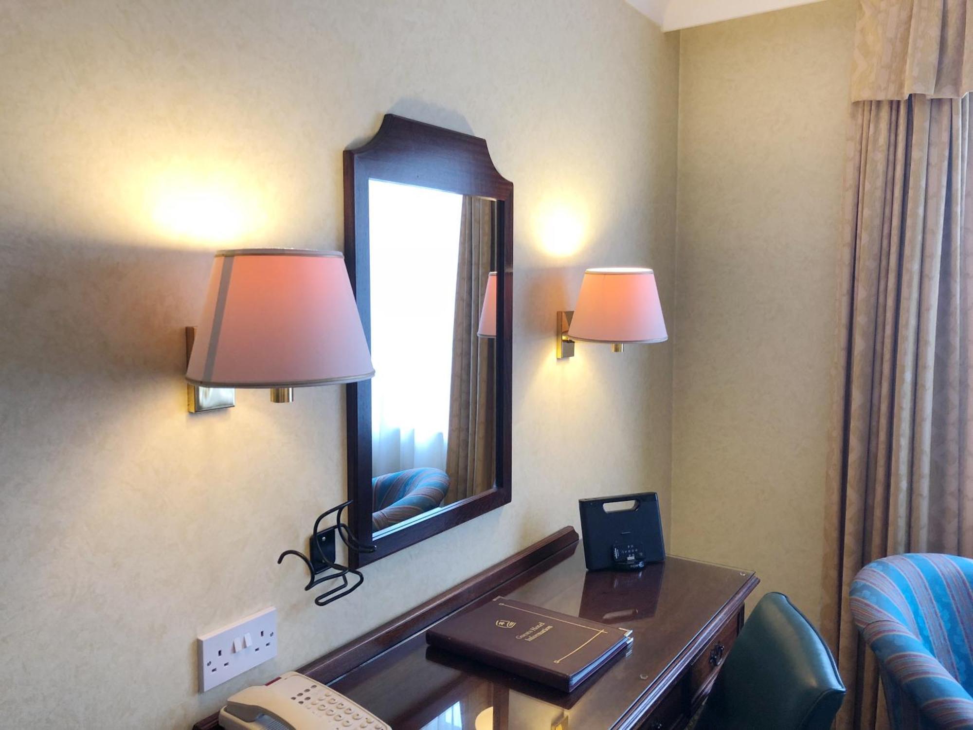 Urban Hotel Грантем Экстерьер фото