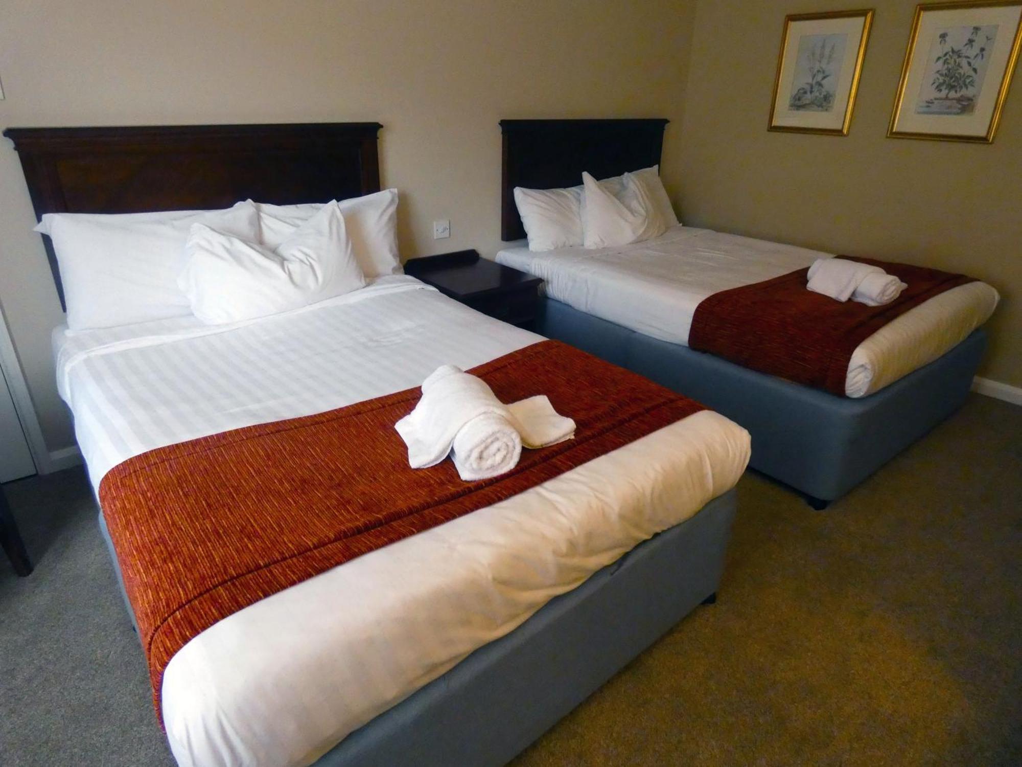 Urban Hotel Грантем Экстерьер фото