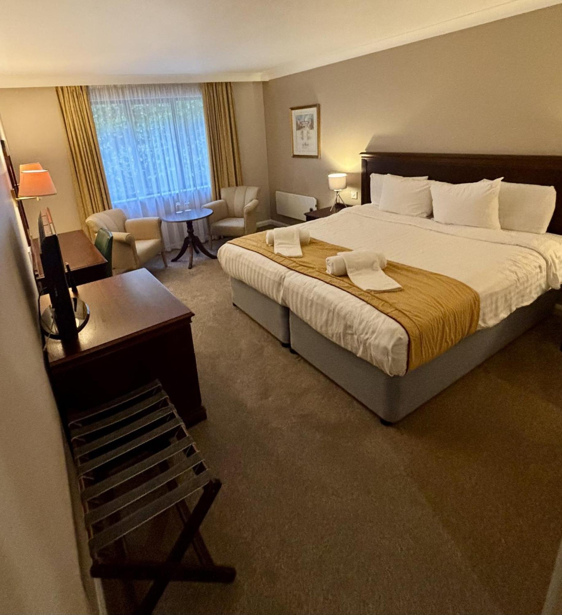 Urban Hotel Грантем Экстерьер фото