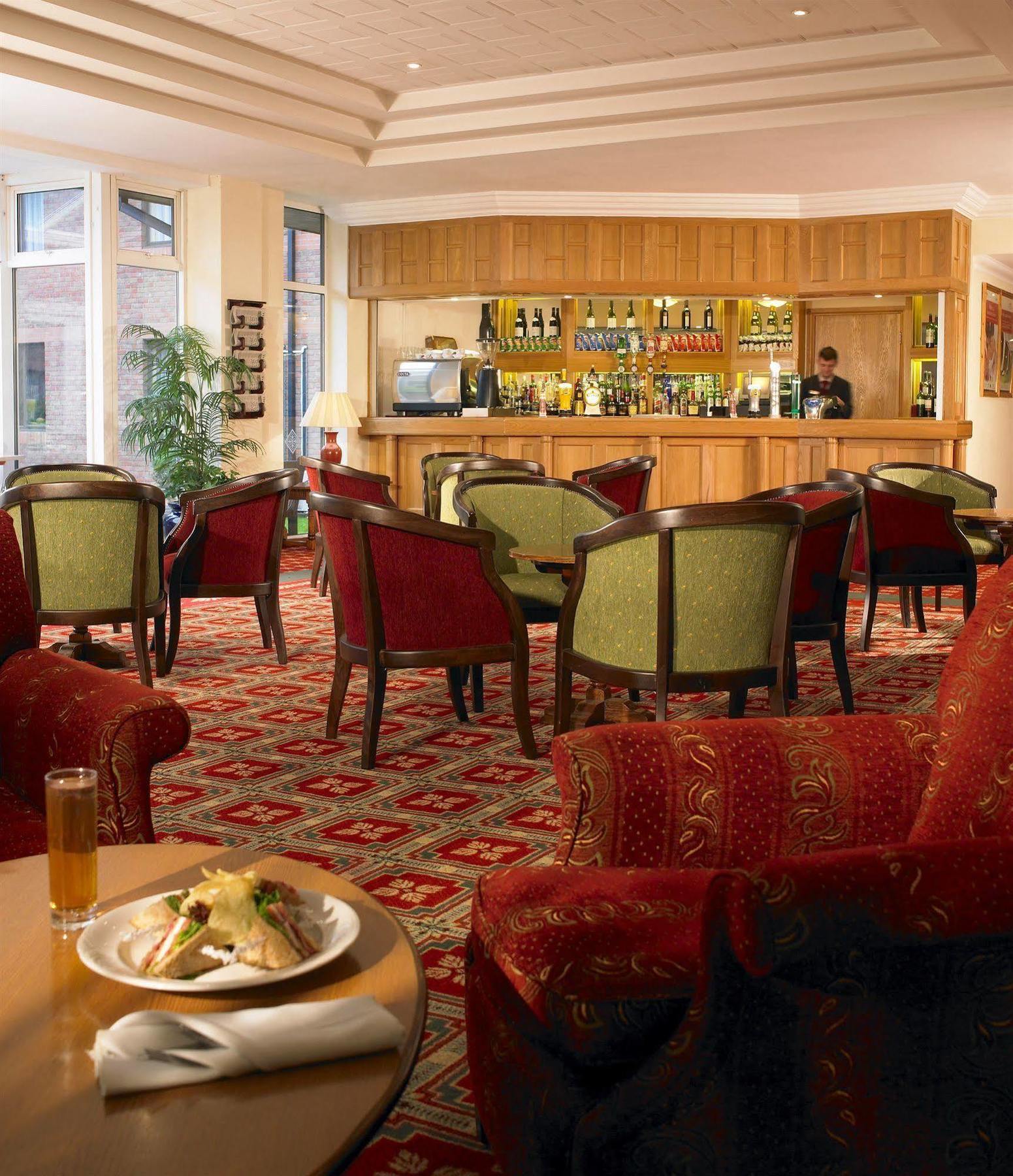 Urban Hotel Грантем Экстерьер фото