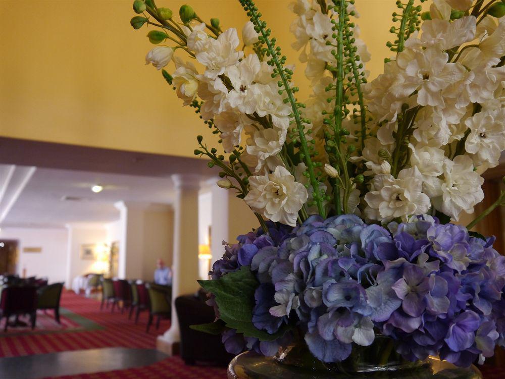 Urban Hotel Грантем Экстерьер фото